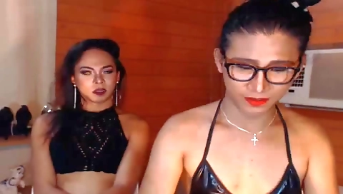 She gets her pussy eaten and mouth
