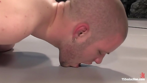 Sexy girl gets her pussy eaten from the hot sex